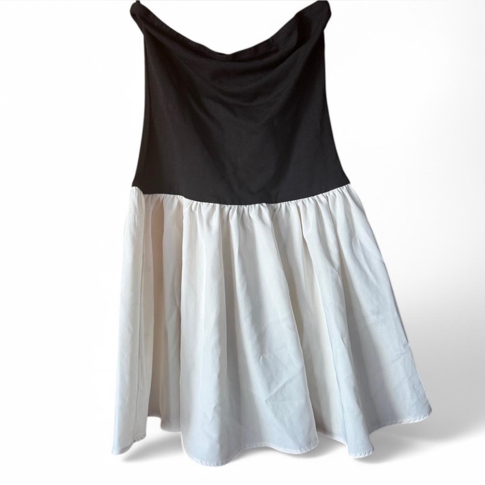 Black and White Sleeveless Dress